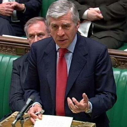 El ministro de Exteriores británico, Jack Straw, durante su comparecencia  en la Cámara de los Comunes.