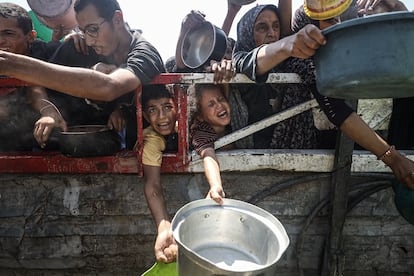 El hambre en Gaza desata una ola de indignación mundial para frenar la guerra