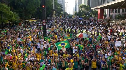 Protesta el domingo en São Paulo contra la decisión del Supremo de excarcelar a 5.000 presos incluido Lula.