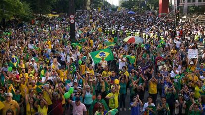 Protesta el domingo en São Paulo contra la decisión del Supremo de excarcelar a 5.000 presos incluido Lula.