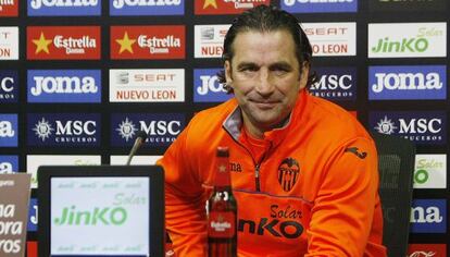 Rueda de prensa del entrenador del Valencia Juan Antonio Pizzi