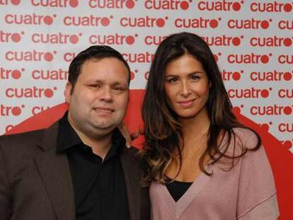 Paul Potts, ganador de la edición británica de Tienes talento, con Nuria Roca