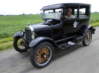 Los automóviles recorren la carretera Histórica Nacional, que atraviesa seis estados