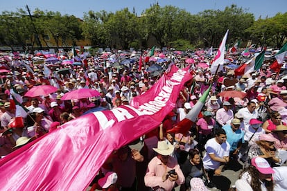 Una multitud en el mitin de la 'Marea Rosa' en Guadalajara (Estado de Jalisco), el 19 de mayo.