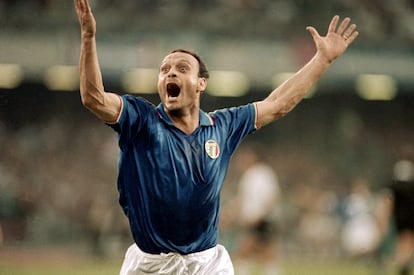 Salvatore Schillaci celebra uno de sus goles en el Mundial de Italia 90.