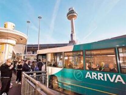 La firma británica de transporte de viajeros Arriva compra De Blas