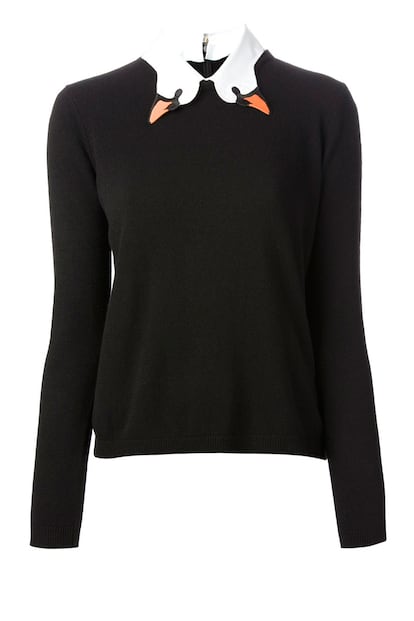 Jersey negro con cuello en forma de cabeza de cisne. Es de Red Valentino (c.p.v.)