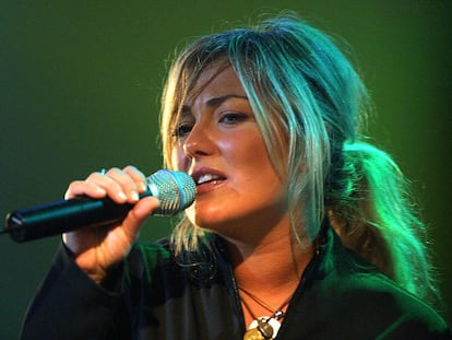 Amaia Montero durante un concierto en 2004.