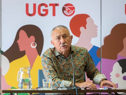 El secretario general de UGT, Pepe Álvarez, este lunes durante una rueda de prensa en Madrid.