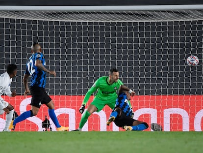 El jugador del Real Madrid Rodrygo, en la acción del 3-2 del encuentro ante el Inter.
