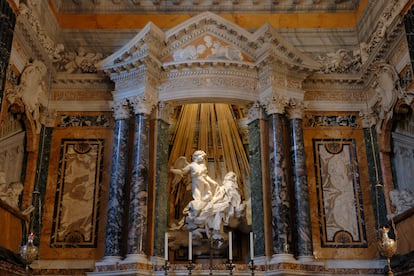 Escultura de Bernini, 'L'Èxtasi de Santa Teresa', que es troba a la capella Cornaro a l'església de Santa Maria della Vittoria de Roma.