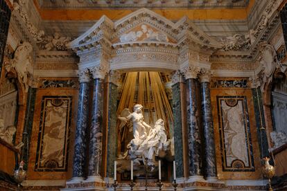 Escultura de Bernini, 'L'Èxtasi de Santa Teresa', que es troba a la capella Cornaro a l'església de Santa Maria della Vittoria de Roma.