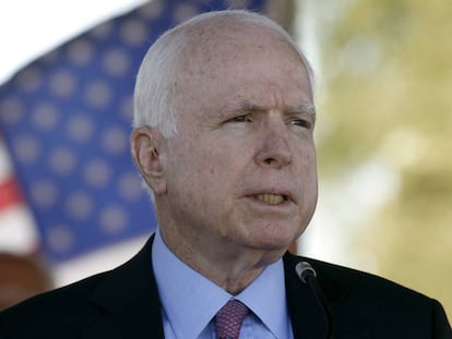 O republicano John McCain.