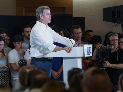 El presidente del Partido Popular, Alberto Núñez Feijóo, este lunes en un acto público en el Complejo Aralia, en Cáceres.