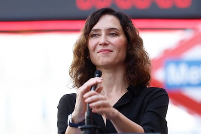 La presidenta de la Comunidad de Madrid, Isabel Díaz Ayuso, el sábado 13 de septiembre durante el acto de presentación de un contador gigante instalado en la Puerta del Sol que será testigo de la cuenta atrás para la celebración del GP de España de Fórmula Uno. 
