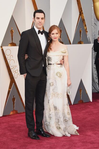 Sacha Baron Cohen y su mujer Isla Fisher.