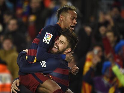 Neymar y Piqué celebran un gol contra el Athletic