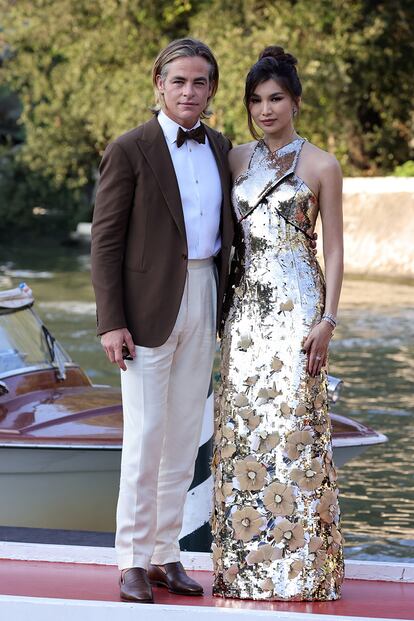 Chris Pine y Gemma Chan, parte del reparto de No te preocupes querida, acudieron juntos al pase de la película.