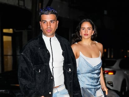 Rauw Alejandro y Rosalía en Nueva York en septiembre de 2022, tras celebrar el cumpleaños de la cantante.