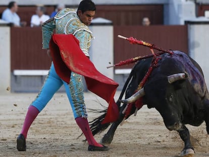 El novillero mexicano Gerardo Rivera, ayer domingo en Las Ventas.