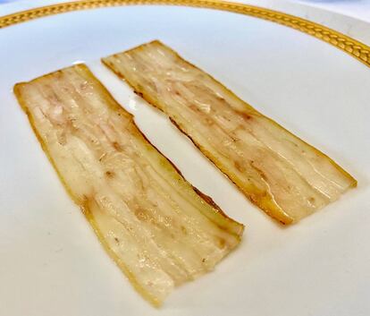 Beicon de ventresca de corvina (MENÚ 2020) J.C. CAPEL