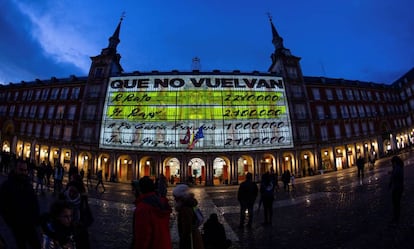 La acción de Podemos en la Plaza Mayor de Madrid