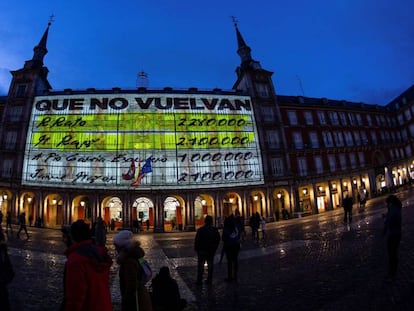 La acción de Podemos en la Plaza Mayor de Madrid