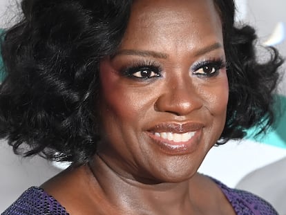 La actriz estadounidense Viola Davis, durante su paso por la alfombra roja de los Bafta, entregados en Los Ángeles el 19 de febrero.