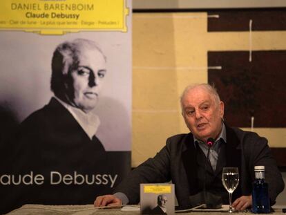 El pianista y director de orquestra Daniel Barenboim, ayer en Madrid, rinde homenaje a Claude Debussy en el 100&ordm; aniversario de su muerte.