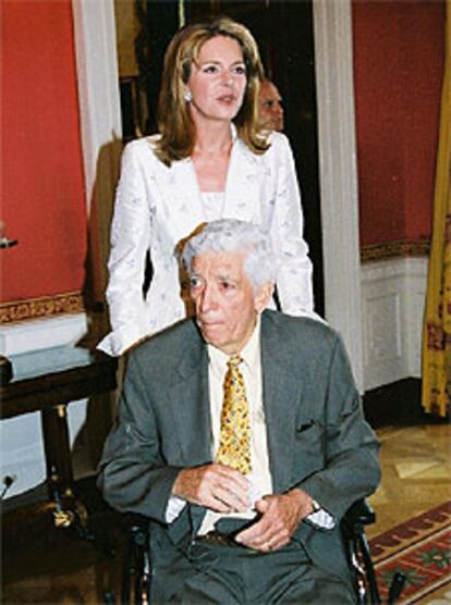 Najeeb E. Halaby junto a su hija, la reina Noor de Jordania.