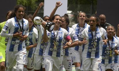 Las chicas ganadoras del primer torneo de la liga femenina