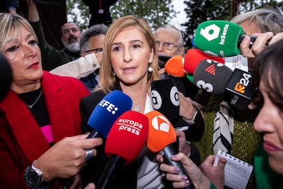 La exconsejera de la Generalitat Salomé Pradas, a la entrada de los juzgados de Valencia, el pasado abril, cuando declaró como imputada en la causa que investiga la dana.