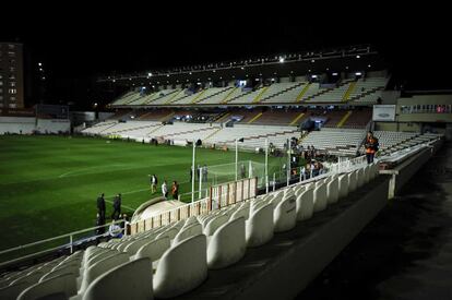 Imagen del estadio de Vallecas una vez suspendido el encuentro.