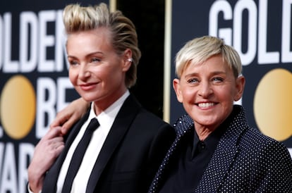 Ellen DeGeneres y su pareja, la actriz Portia de Rossi, en los Globos de Oro el pasado enero.