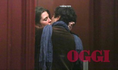 Fotografía de la portada de 'Oggi' de Carlota Casiraghi y Lamberto Sanfelice.