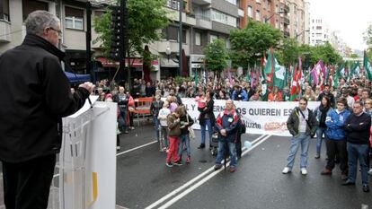 Adolfo Muñoz en el discurso que ha ofrecido antes de la marcha por la Gran Vía