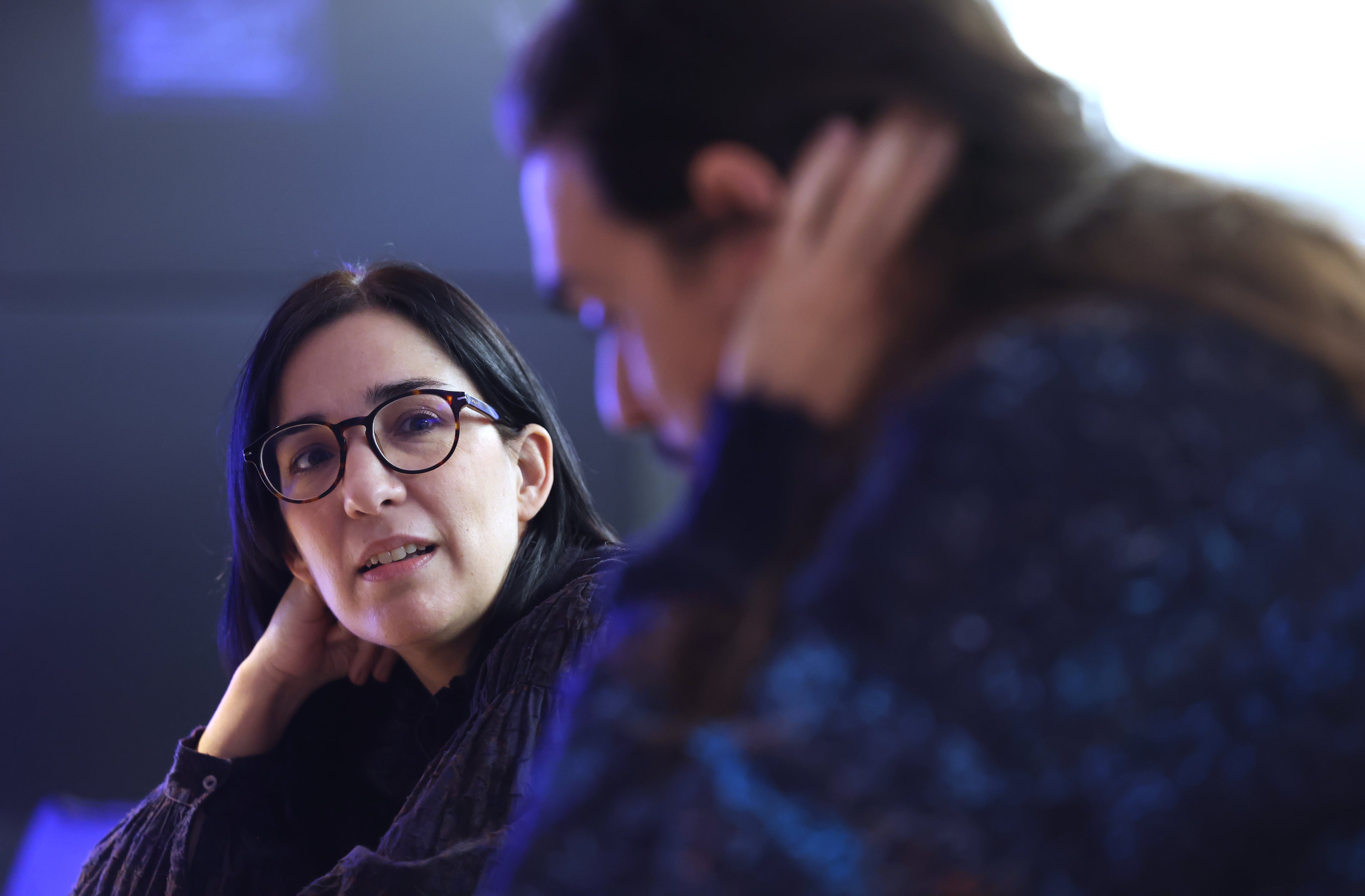 Alauda Ruiz de Azúa y Oliver Laxe, en EL PAÍS.