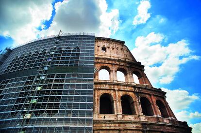 La fachada sur del Coliseo antes de que se retiraran los andamios de la restauración que Tod's financió en 2016.