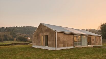 Vivienda de madera levantada en Navajeda (Cantabria).