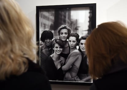 De izquierda a derecha: las modelos Naomi Campbell, Linda Evangelista, Tatjana Patitz, Christy Turlington y Cindy Crawford, fotografiadas por Peter Lindbergh en 1990.