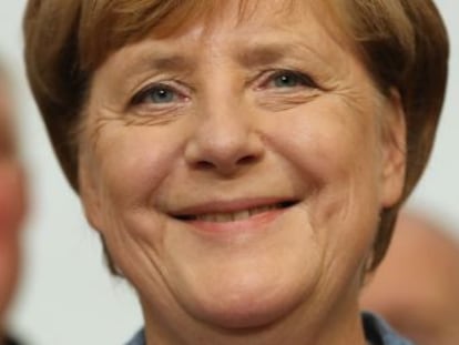 La canciller alemana lograría un cuarto mandato marcado por la entrada de Alternativa por Alemania en el Bundestag