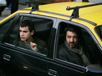 Abel Ayala (a la izquierda) y Ricardo Darín, en <i>El baile de la victoria. </i>