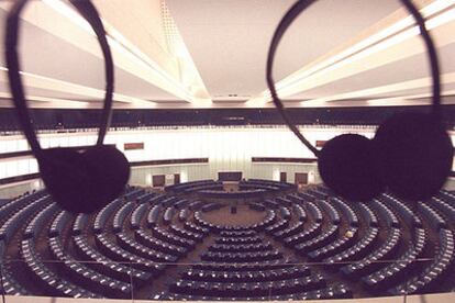 Vista del Parlamento Europeo en Estrasburgo desde las cabinas de traducción.