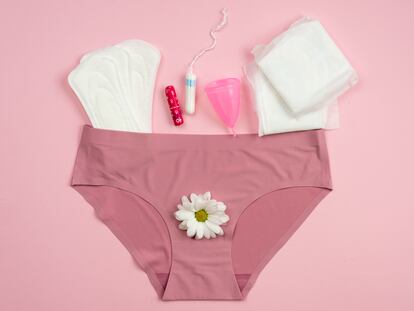 Diferentes opciones higiénicas para sobrellevar la menstruación.