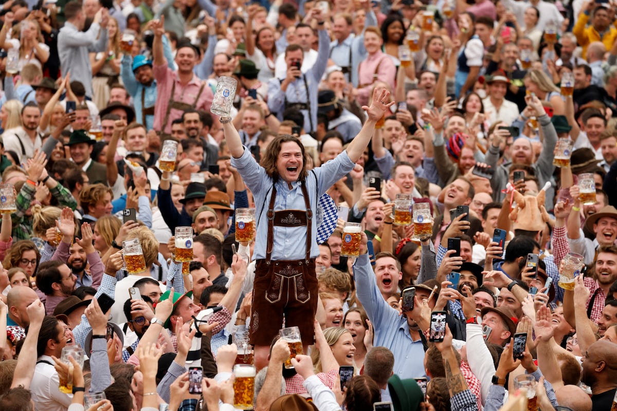 Sed de cerveza y tradición: Múnich abraza de nuevo el Oktoberfest tras ...