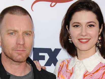 Los actores Ewan McGregor y Mary Elizabeth Winstead, en California, en 2017.