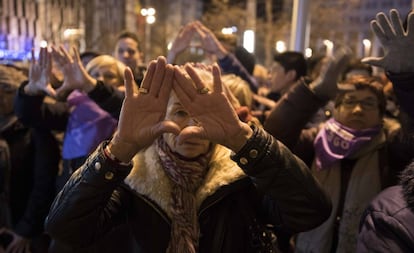 Concentración el pasado enero en Zaragoza tras el asesinato de la abogada Santamalia.