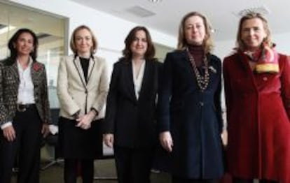 Marta Colomina (PwC), Estefan&iacute;a Narrillos (PSA Peugeot Citro&euml;n), M.&ordf; Mar Mart&iacute;nez (McKinsey), Marta de Amus&aacute;tegui (Eland Private Equity) y Mirenchu Villa (Mutua Madrile&ntilde;a), en CincoD&iacute;as.