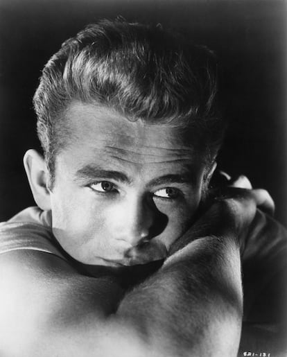 James Dean en una imagen publicitaria de 'Rebelde sin causa'.