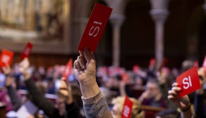 Votació al claustre de la UB.